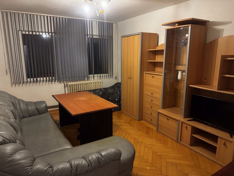 P.F., închiriez apart. 2 camere, ultracentral - C. Negri, 2 min de Palas — fotografia 1