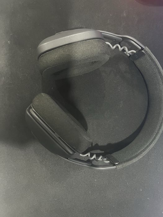 Продам наушники Logitech zone vibe 100