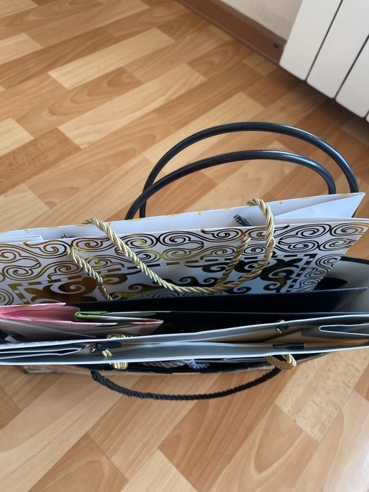 Подарочные пакеты