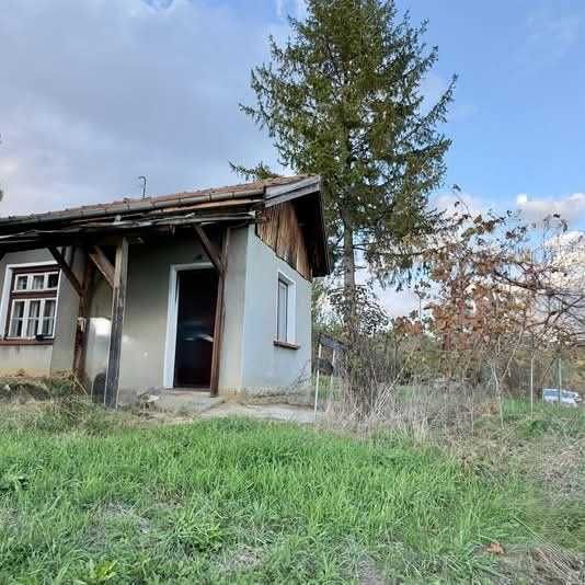 Вила с двор 3 дка ,Севлиевски лозя