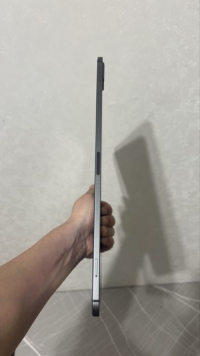 Продам ipad pro 12.9 / 4-п / LTE / 512gb