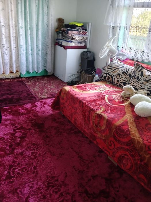 Casă de vânzare , 4 camere, 2 holuri