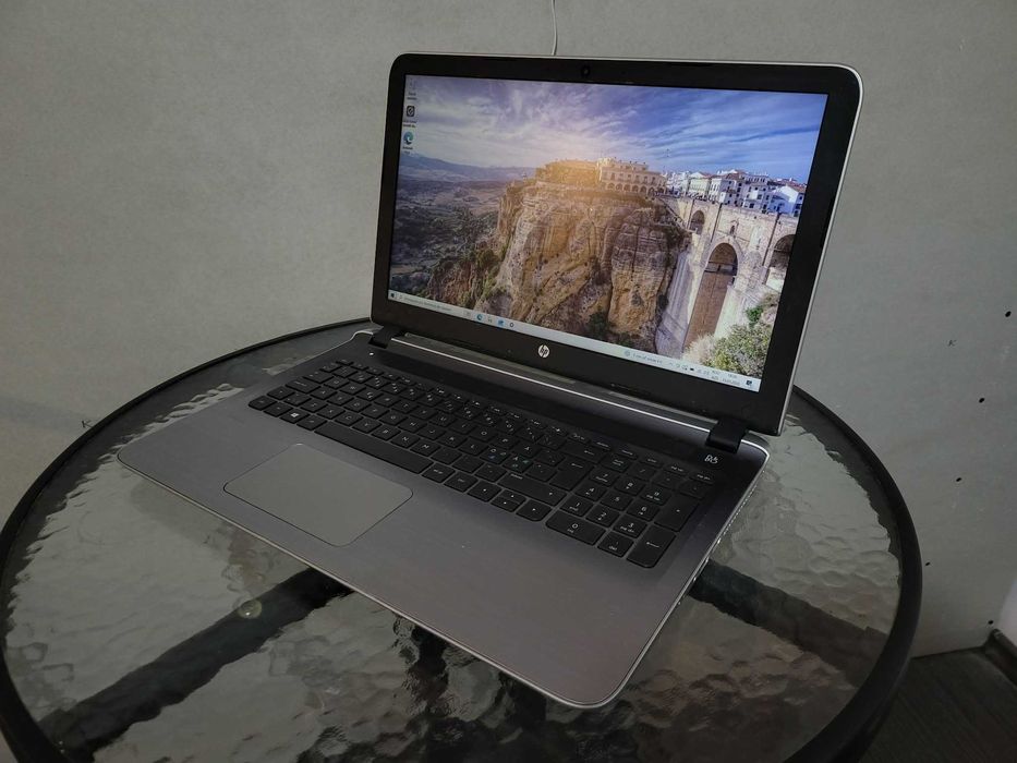 Super Pret Laptop Hp Pavilion ( Low Gaming) cu 16Gb ram + 1tb SSHD