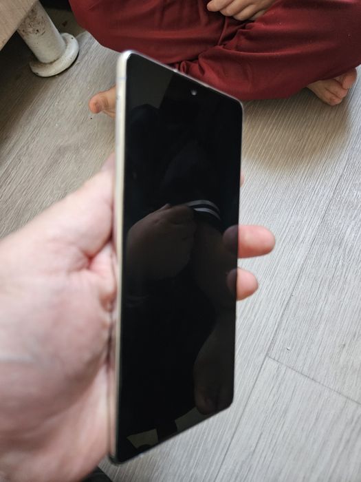Samsung s10 lite,  экран не показывает