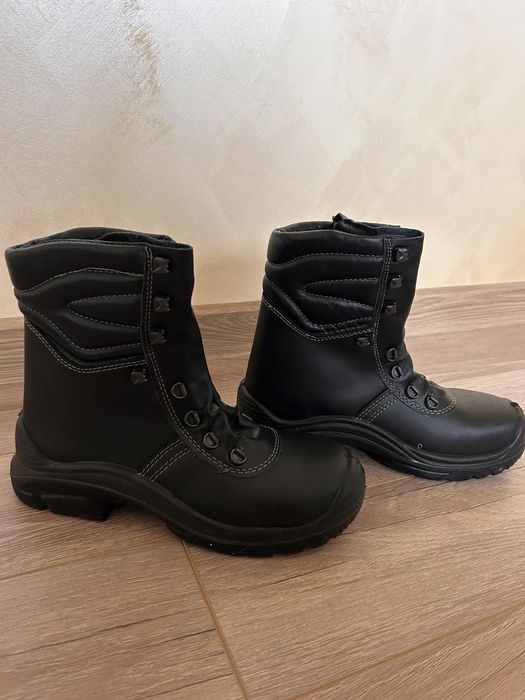 Дамски работни кубинки