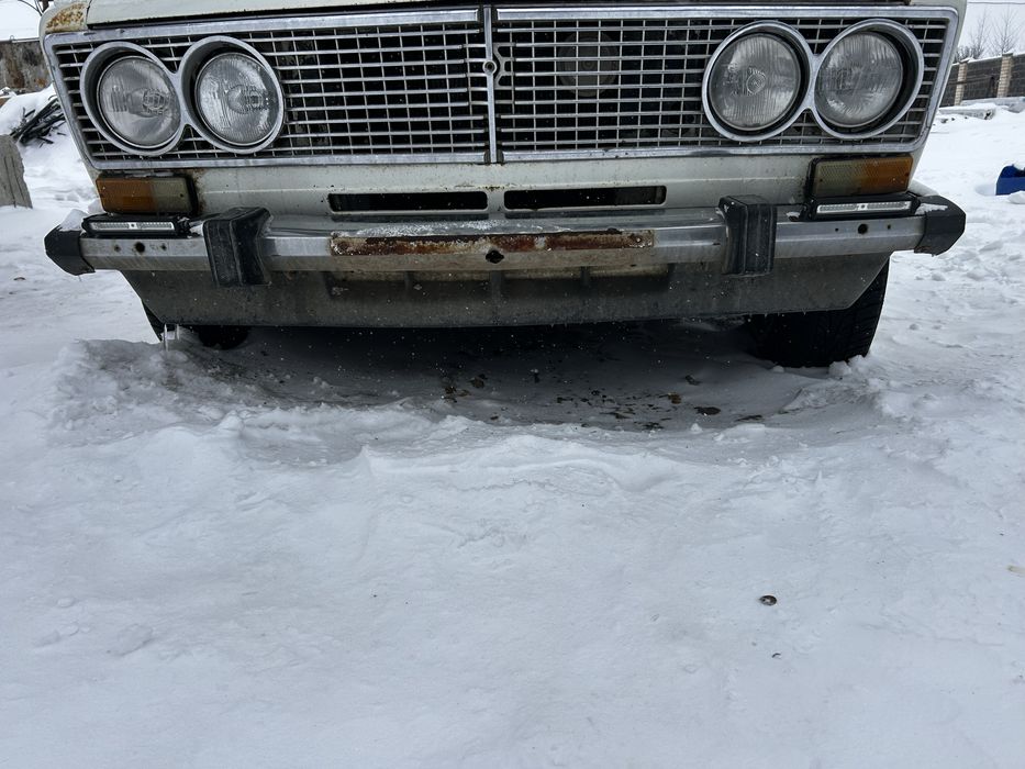 Продам бампер, решетку ваз