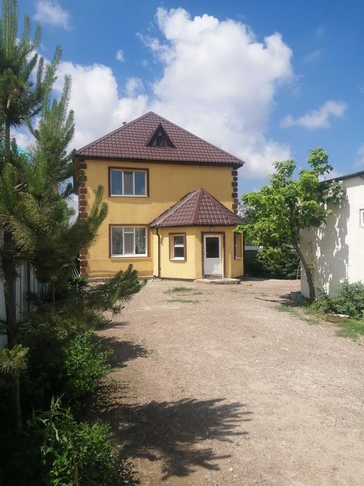 Продам двухэтажный дом