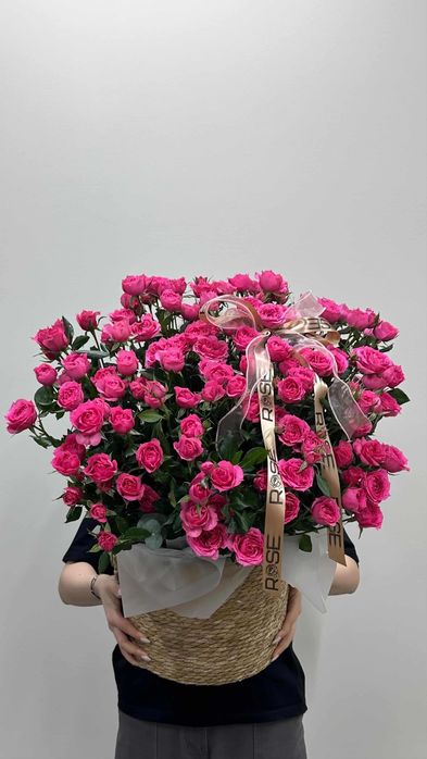 Букет роз в корзине, Шикарный букет кустовых роз ,
