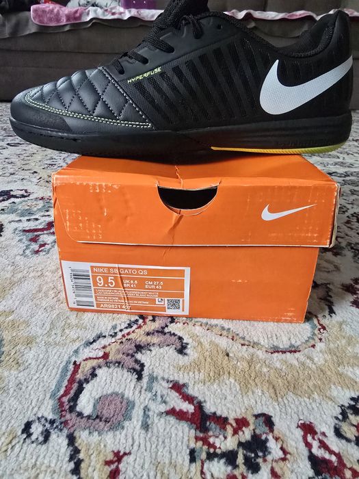 Продам кроссовки Nike