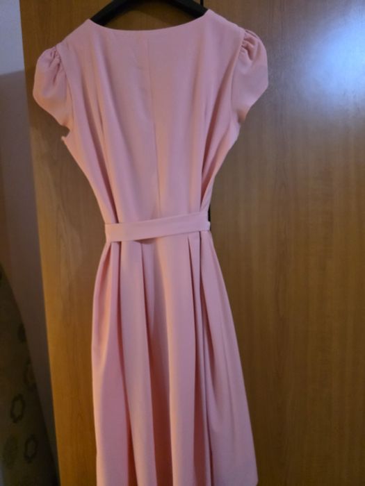 Vând rochiță noua