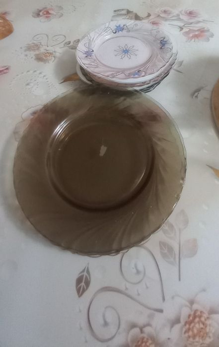 Продам тарелки б.у.