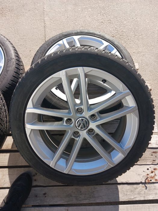 Set jante aliaj originale Volkswagen cu anvelope