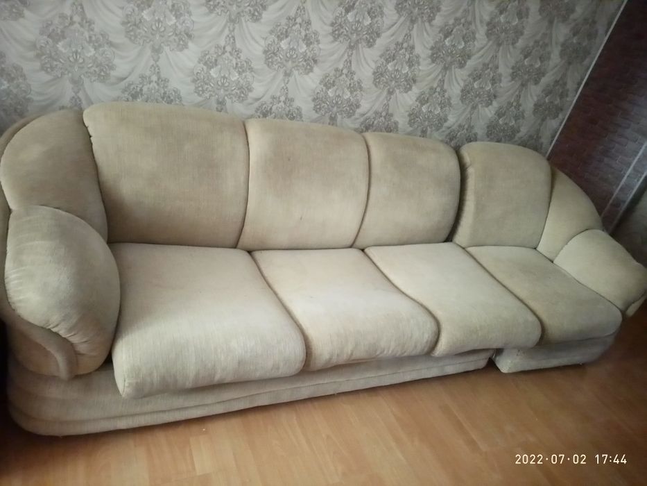 Продам диван угловой