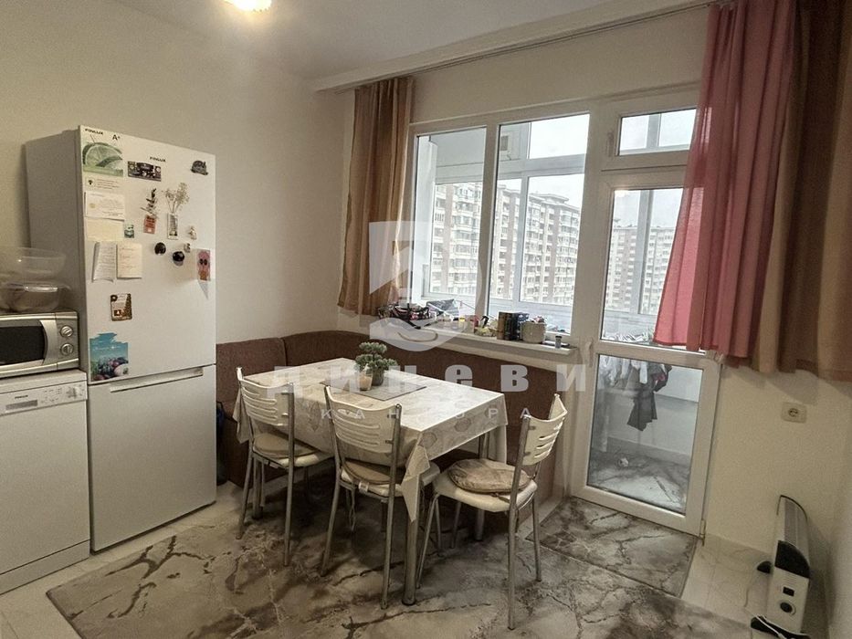 Продава се Двустаен апартамент в Стара Загора, Център - 71 кв.м за 2022 €/кв.м - Снимка #6