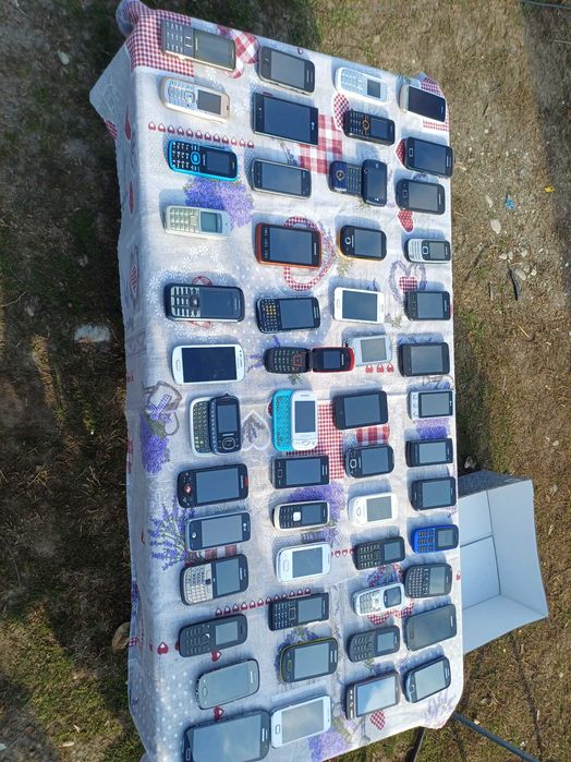 Okazie ! 53 telefoane functionale !