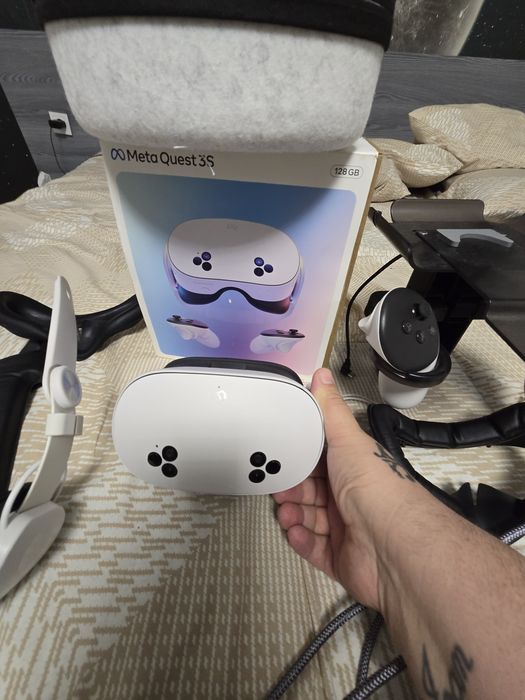 Meta quest 3s cu multe accesorii