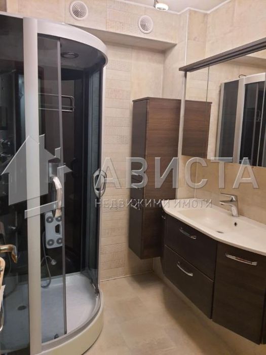 Дава се под наем Тристаен апартамент в София, Център - 86 кв.м за 1000 € - Снимка #10