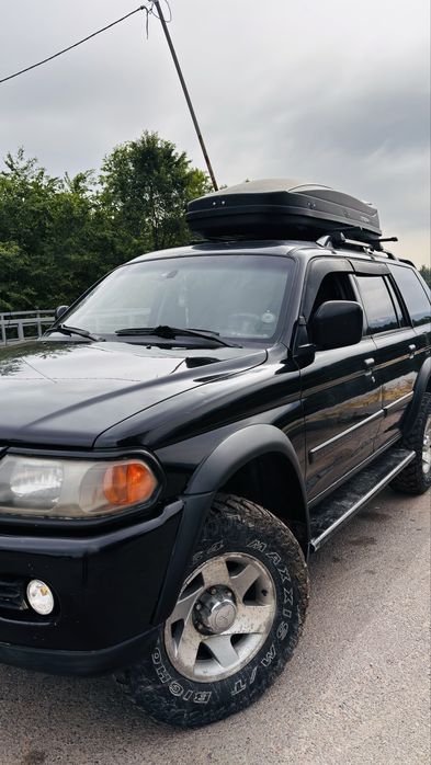 Montero sport 2002 года