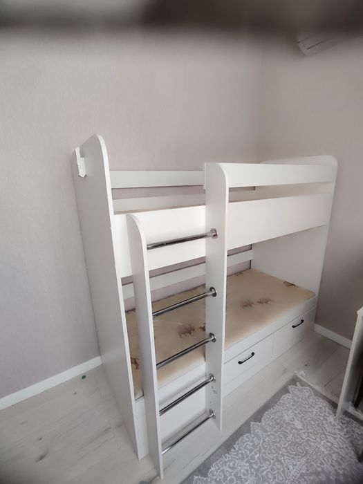 Детский кровать двухъярусная.