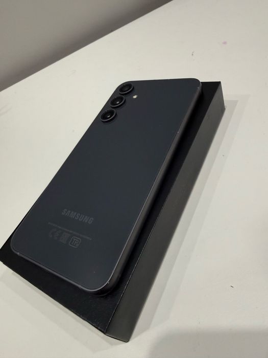 Самсунг S 23 FE телефон