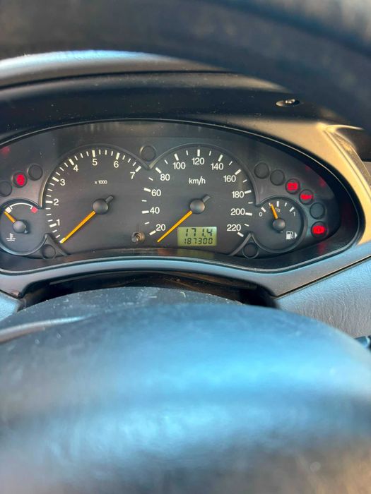 Ford Focus 1.6 benzina