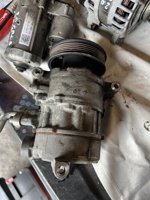 Compresor clima alternator electromotor vw audi seat skoda 2.0 tdi cod motor crlb CRLB CRL perfect functionale , pot oferi montaj
