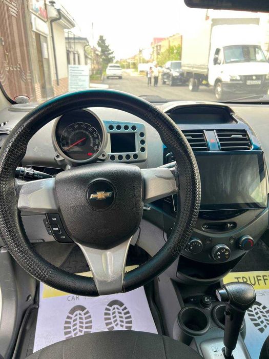 Продам Спарк автомат 2014г