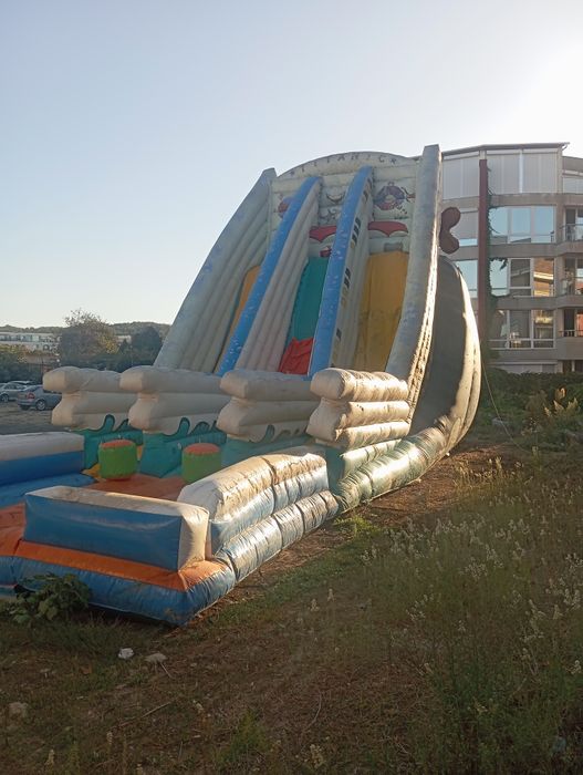 Продавам батут 15 на 8 с две духалки