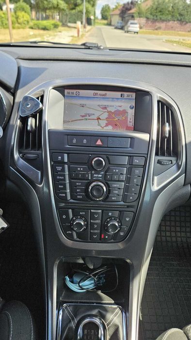 Vând Opel Astra J Sports Tourer 2011, 1.7 Diesel