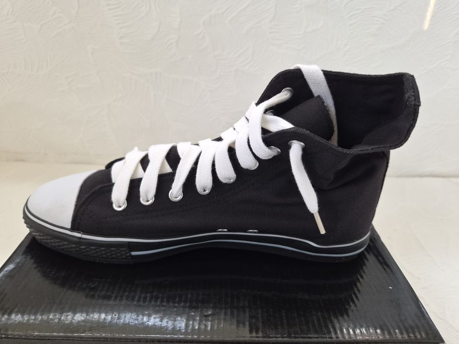 Нови високи кецове платнени унисекс 36-46 – черно-бели и изцяло черни – Converse стил