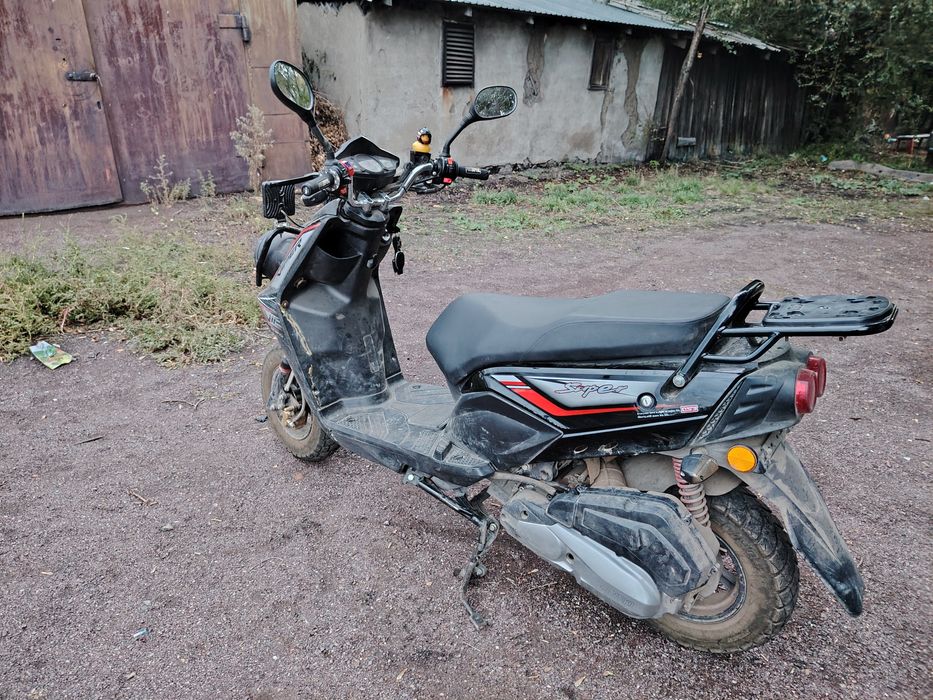 Продаю скутер Viper 150