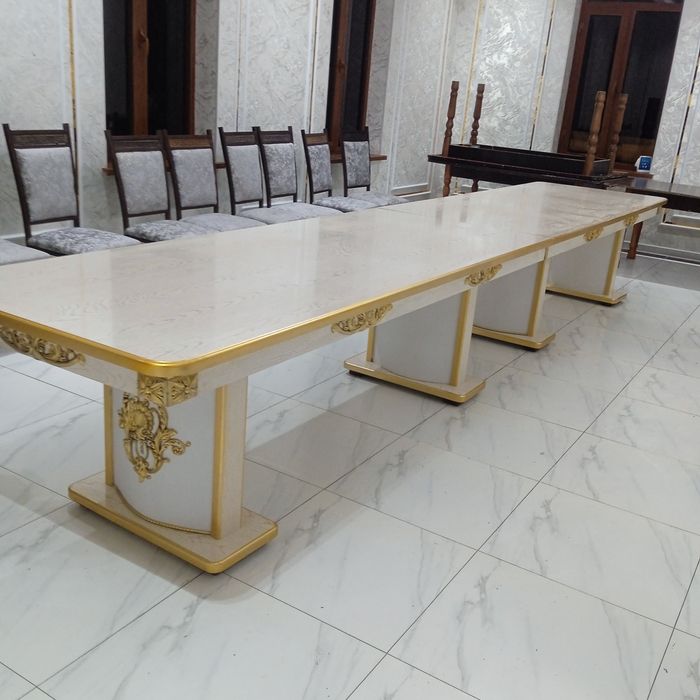 Стол сотилади замонави