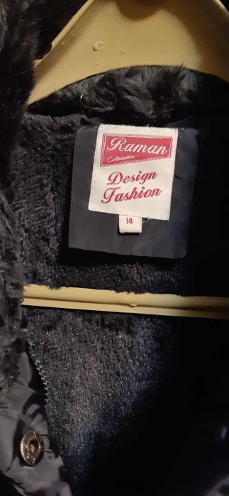 Geaca lunga vatuita , cu gluga