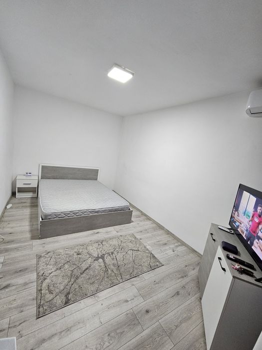 Închiriez garsonieră-Etaj 1