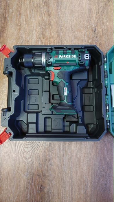 Maşină de înşurubat şi găurit, cuplu 45 nM,25+1 trepte,20 V, Nou!