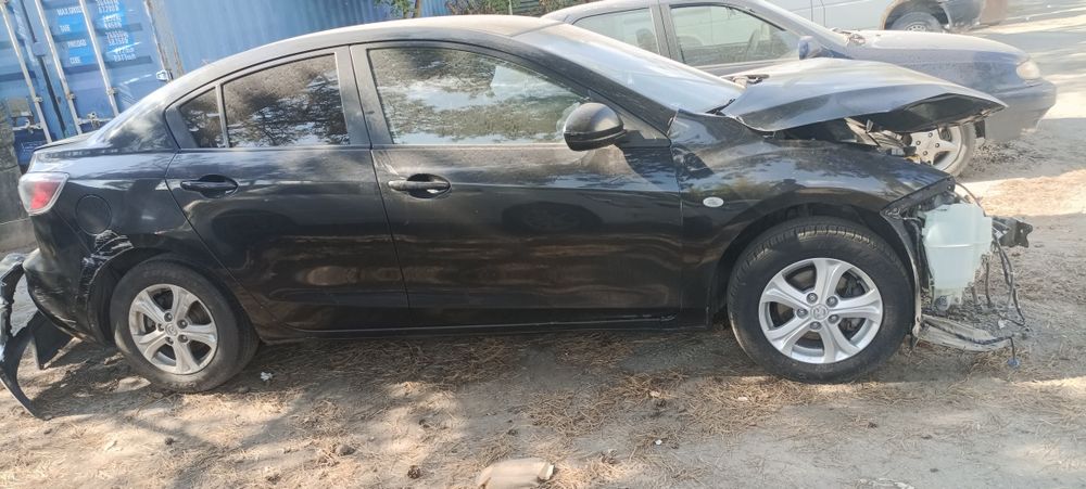 Продается Мазда 3 аварийная