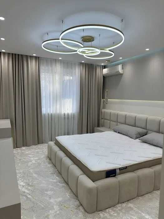 Срочно Сдаётся 2 ком шикарная квартира Напротив Метро Дружба 736!