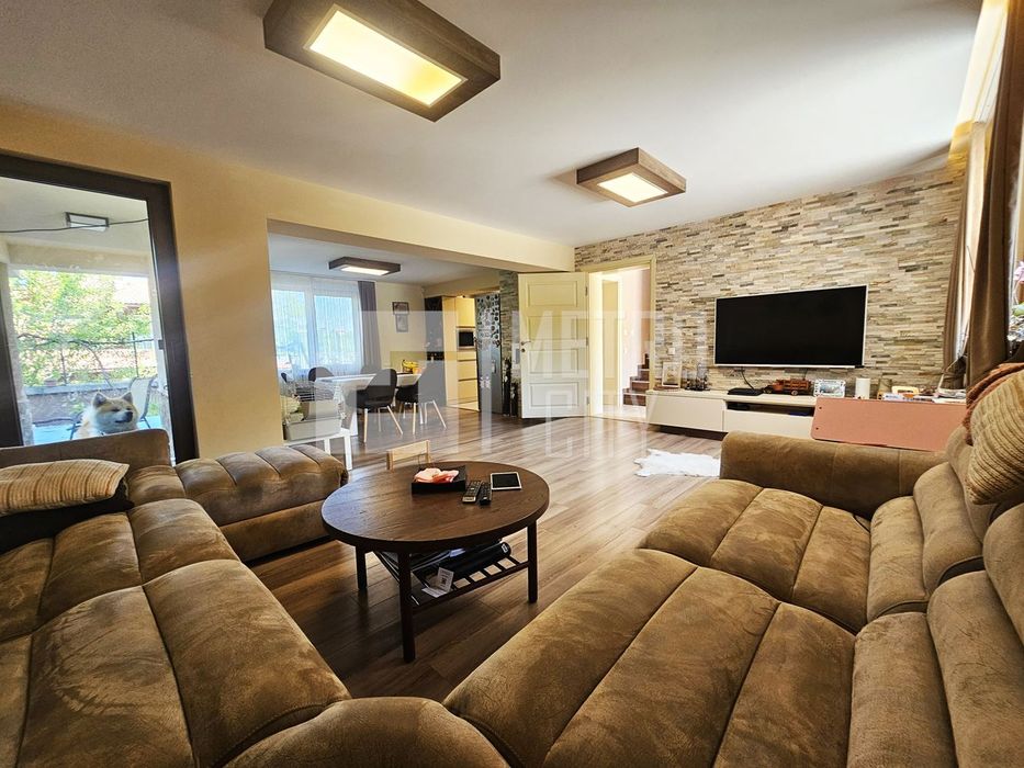 Продава се Къща в с. Кокаляне, Област София-град - 234 кв.м за 2757 €/кв.м - Снимка #2