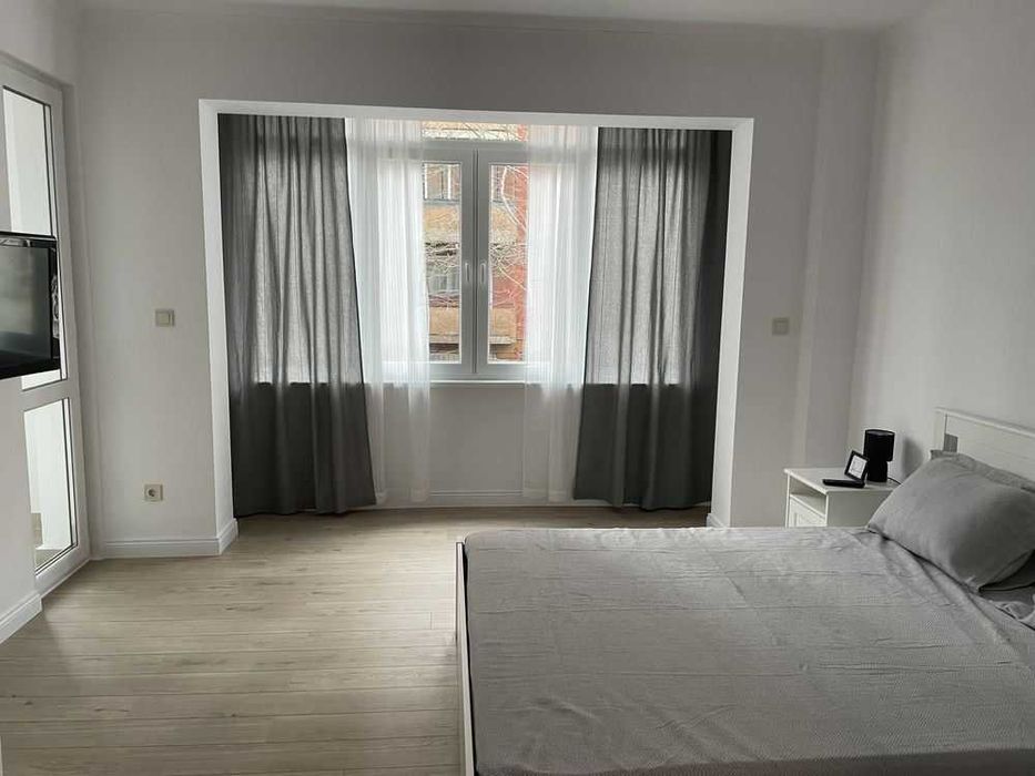 Дава се под наем Двустаен апартамент в София, Център - 65 кв.м за 550 € - Снимка #1