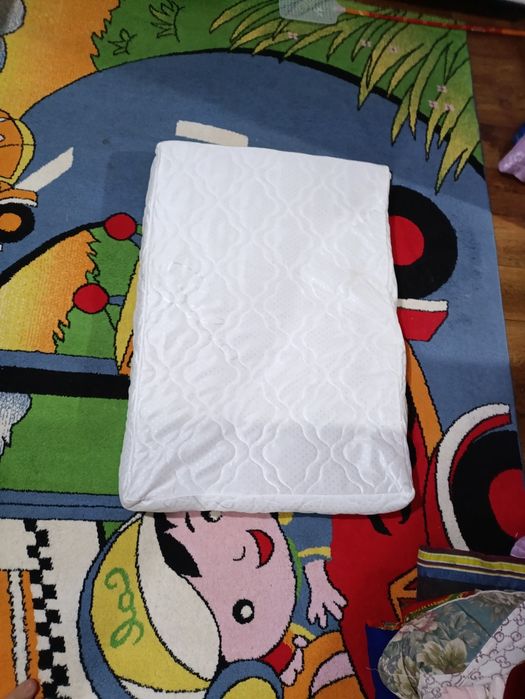 Манеж для детей с матрасом