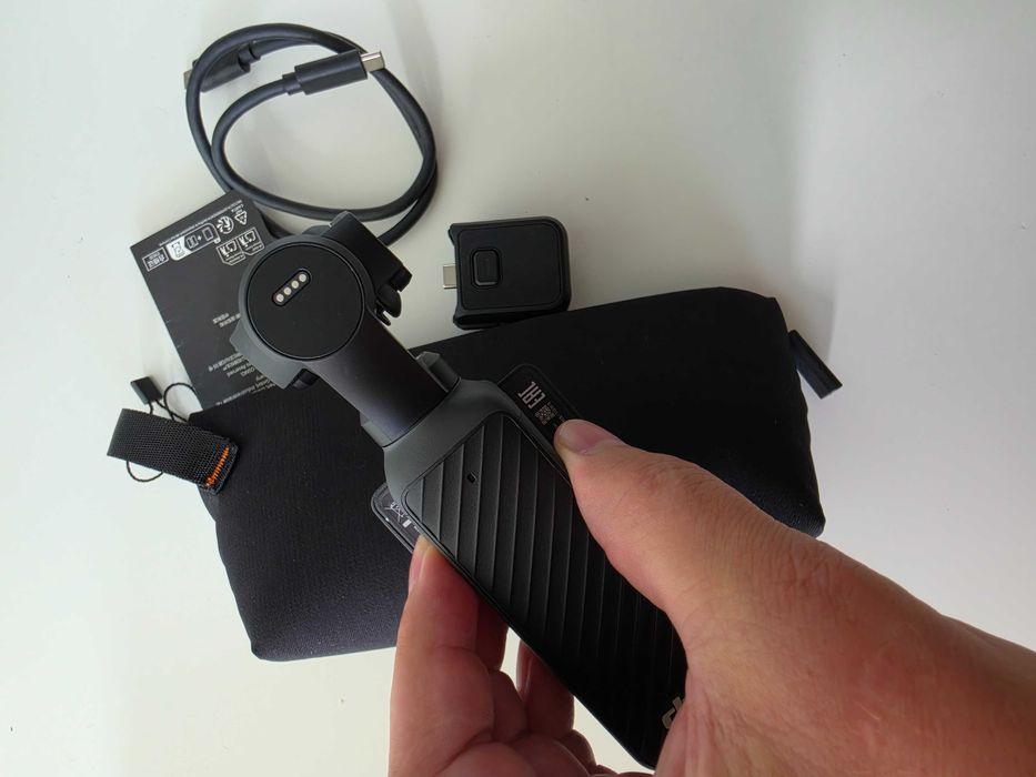 Folosit Camera de actiune DJI Osmo Pocket 4, Standard Combo, impecabila, pachet complet