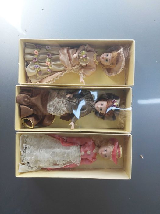 Vand papusi si obiect bisericesc papusi 50 lei buc obiect bis. 100