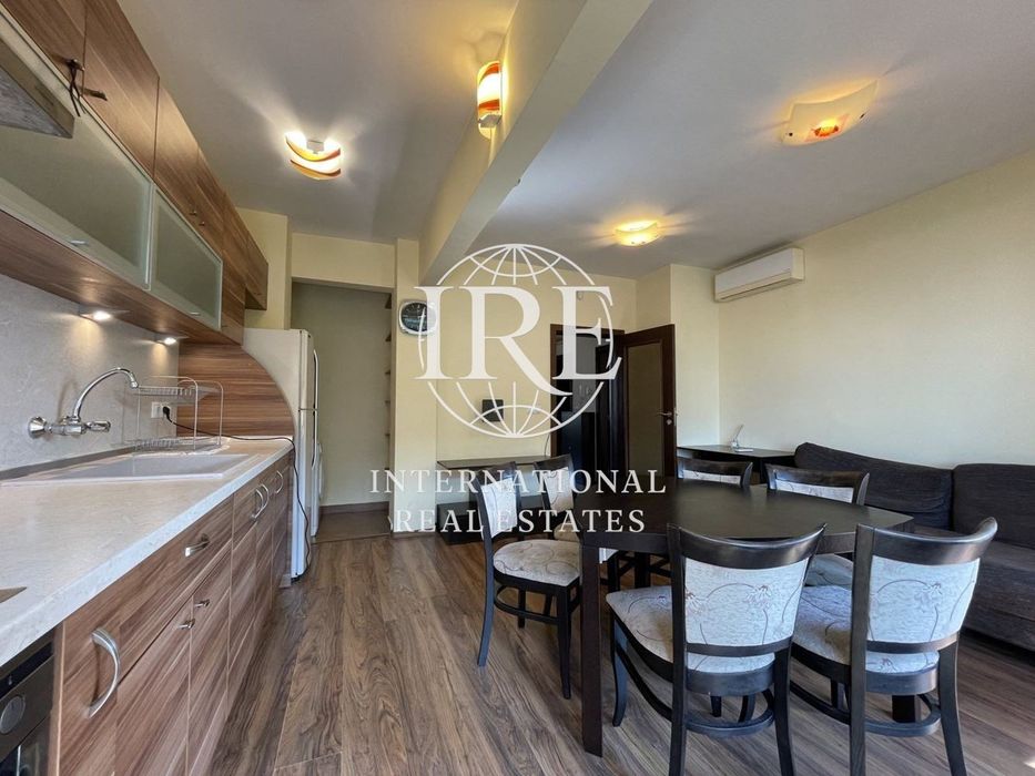 Дава се под наем Тристаен апартамент в Варна, Център - 91 кв.м за 698.19 € - Снимка #2
