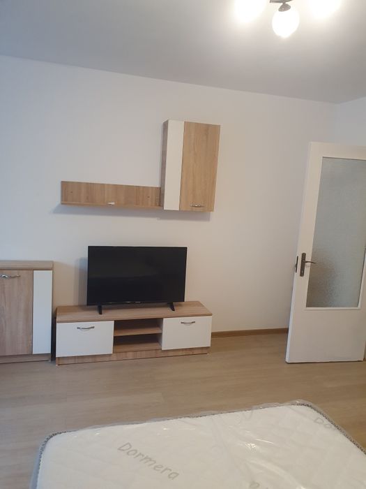 Inchiriez garsoniera Favorit langa Metrou