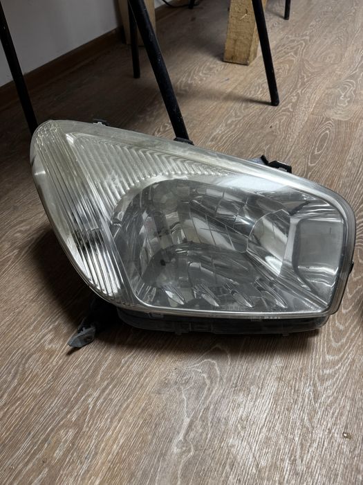 Продам фары toyota rav4 2002 дорест