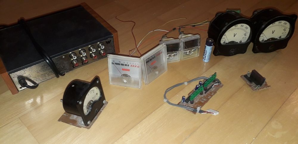 vu metru si cutie amplificator