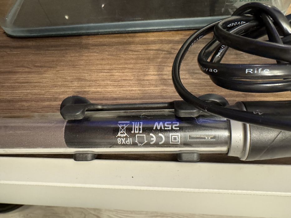 Vând acvariu complet – ideal pentru Betta / creveți / melci