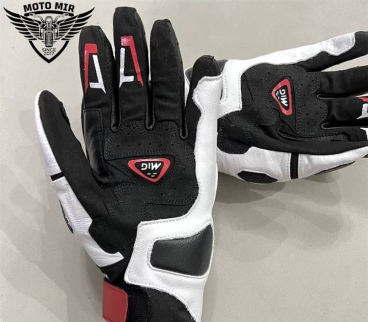 В наличии имеется  кожаные перчатки  DAINESE D-3 CARBON Качество