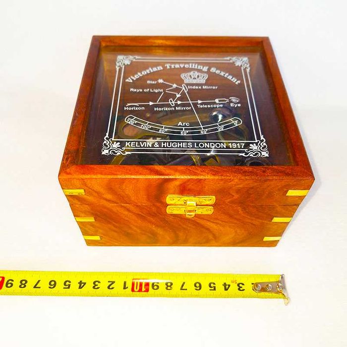 Луксозен бронзов секстант в дървена кутия