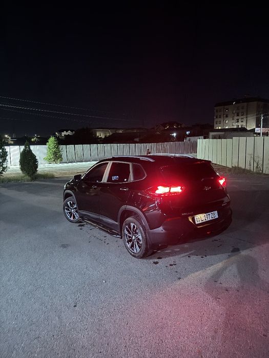 Tracker 2023 premier treker qora toza trecer